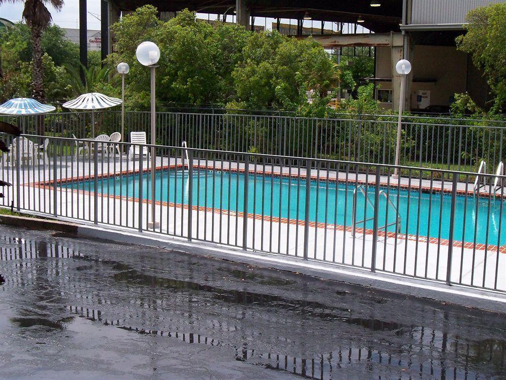 Jax Airport Hotel Jacksonville Exterior photo
